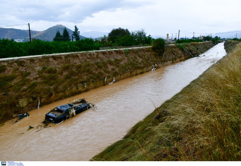 Εικόνες καταστροφής από το πέρασμα της κακοκαιρίας σε όλη τη χώρα -3 αγνοούμενοι [εικόνες & βίντεο] | iefimerida.gr 7