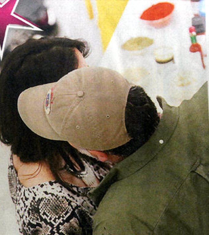 Νέος έρωτας: Ζευγάρι με συμπαρουσιάστριά του ο Γρηγόρης Αρναούτογλου [εικόνες] | iefimerida.gr 0