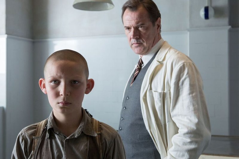 Deutschland ’86: H συνέχεια της βραβευμένης κατασκοπικής σειράς από τη Γερμανία κάνει πρεμιέρα στην CosmoteTV | iefimerida.gr 1