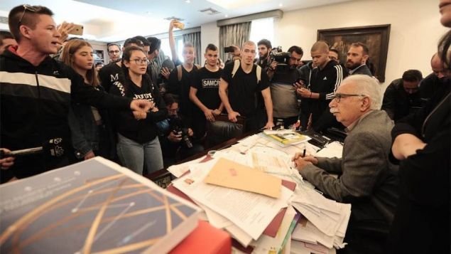 Ο Παπαδημούλης συγκρίνει το χάος στο γραφείο του Γαβρόγλου με τον Αϊνστάιν! [εικόνες] | iefimerida.gr 1