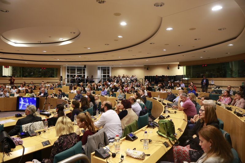 Το Ευρωπαϊκό Κοινοβούλιο ταξίδεψε στον μαγευτικό κόσμο των αστερισμών και της ελληνικής Μυθολογίας | iefimerida.gr 1