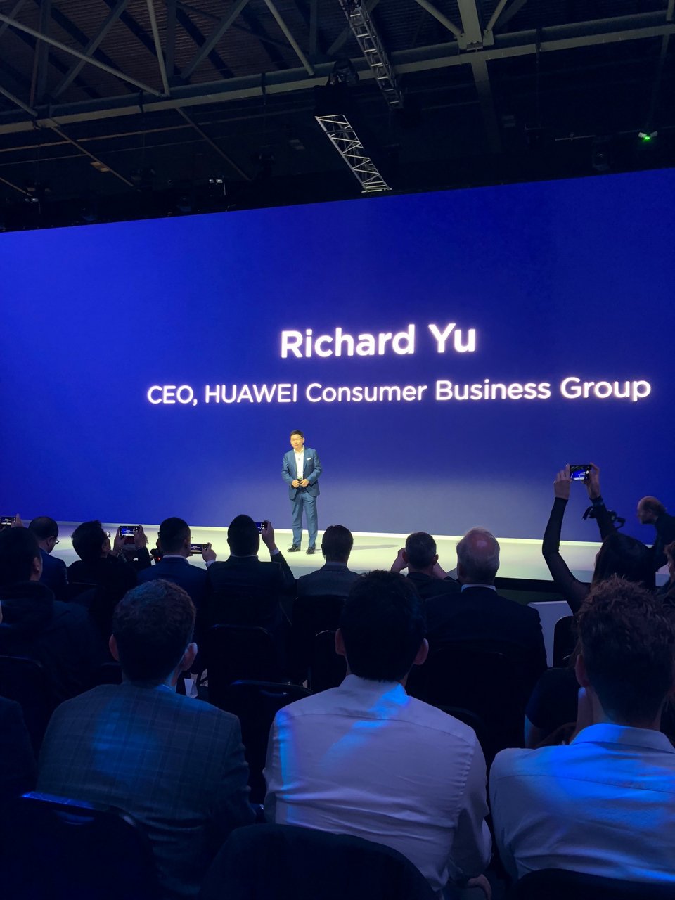 Huawei: Είδαμε πρώτοι το κινητό ανώτερης νοημοσύνης Mate 20 Pro στο Λονδίνο [εικόνες] | iefimerida.gr 1