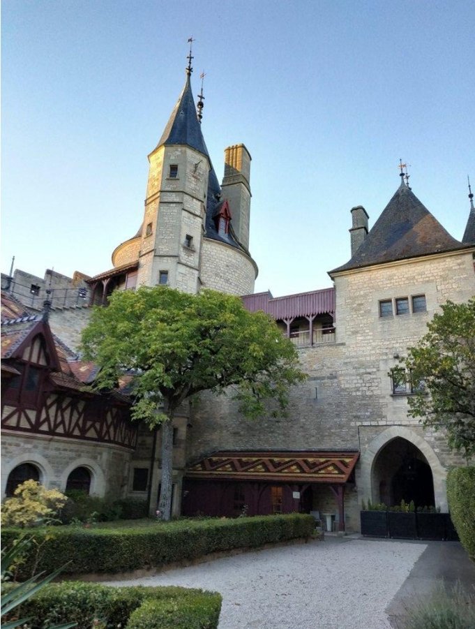 Ο Ουκρανός συνελήφθη στο κάστρο του στην Ντιζόν