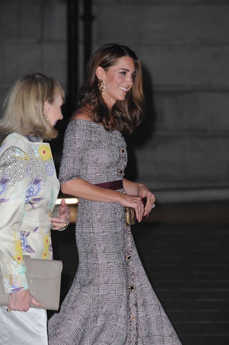 Η Κέιτ Μίντλετον με μόλις μία εμφάνιση έσβησε όλα τα looks έξι μηνών της Μέγκαν Μαρκλ [εικόνες] | iefimerida.gr 4