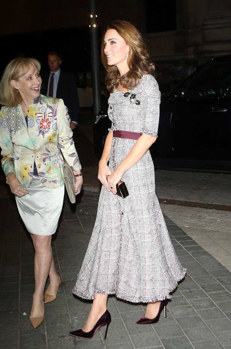 Η Κέιτ Μίντλετον με μόλις μία εμφάνιση έσβησε όλα τα looks έξι μηνών της Μέγκαν Μαρκλ [εικόνες] | iefimerida.gr 1