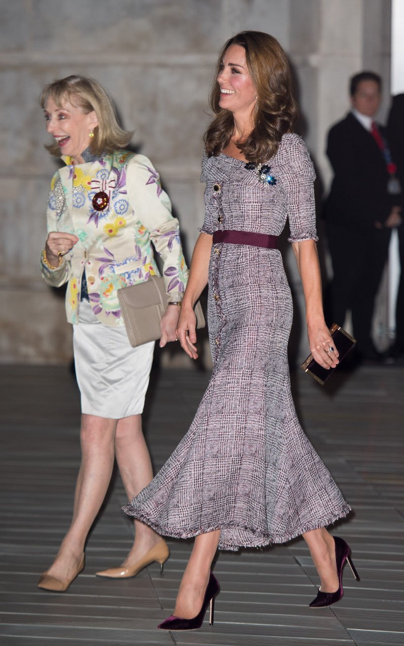Η Κέιτ Μίντλετον με μόλις μία εμφάνιση έσβησε όλα τα looks έξι μηνών της Μέγκαν Μαρκλ [εικόνες] | iefimerida.gr 0