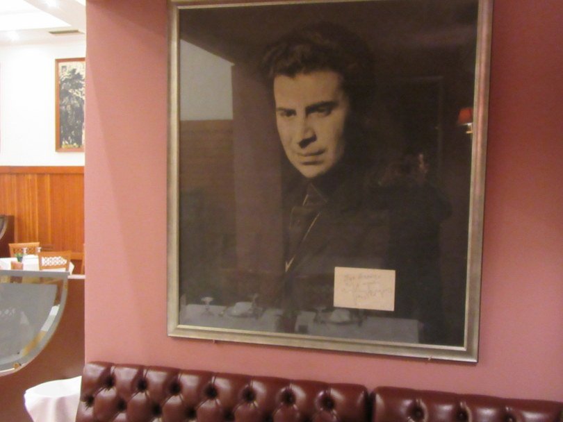 Τέλος εποχής: Εκλεισε το «Κεντρικόν», εκεί που έτρωγαν ο Χατζιδάκις, ο Παπανδρέου, ο Κάρολος Κουν [εικόνες] | iefimerida.gr 7