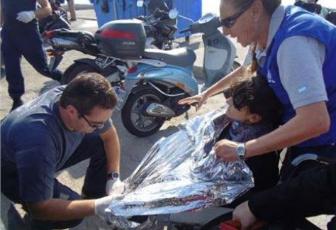 Παιδιά, γυναίκες και ηλικιωμένοι, άνθρωποι που βρέθηκαν στη θάλασσα όλοι τους βοηθήθηκαν από τον Κυριάκο Παπαδόπουλο.