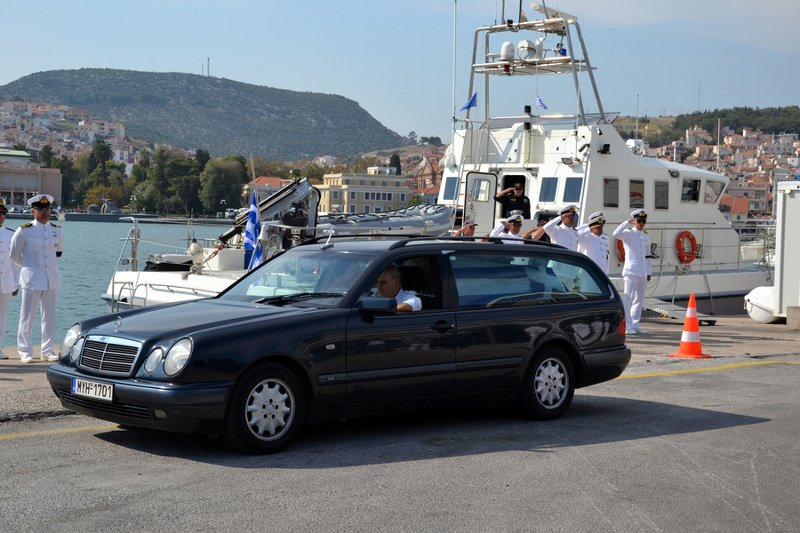 Το τελευταίο αντίο στον υποπλοίαρχο Κυριάκο Παπαδόπουλο- φωτογραφία ΑΠΕ