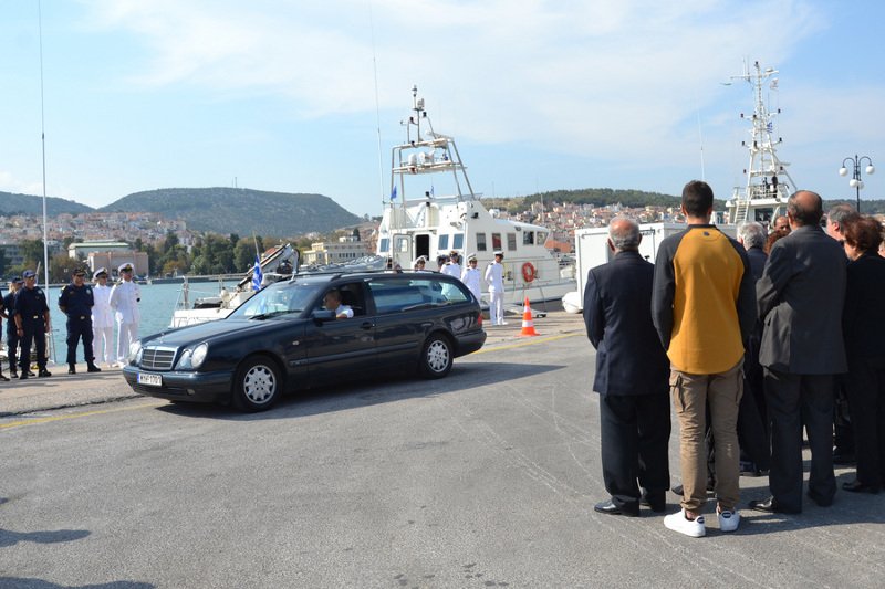 Ολη η Ελλάδα πενθεί τον υποπλοίαρχο Κυριάκο Παπαδόπουλο, σύμβολο της ψυχής του Ελληνα- φωτογραφία ΑΠΕ