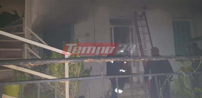O άνδρας υπέδειξε το πρόσωπο που τον κλείδωσε στο σπίτι και μάλιστα οι άνδρες της πυροσβεστικής βρήκαν μια τσάντα με τα στοιχεία κάποιας γυναίκας.
