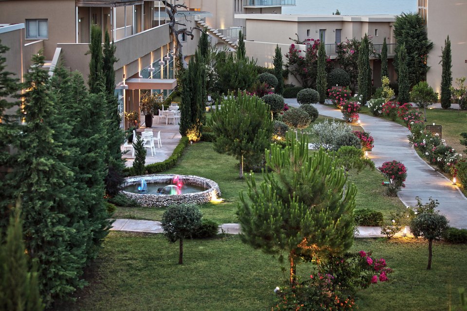 Μια βίλα του Αγγελου Σικελιανού έγινε χλιδάτο ξενοδοχείο στη Συκιά Κορινθίας [εικόνες] | iefimerida.gr 4