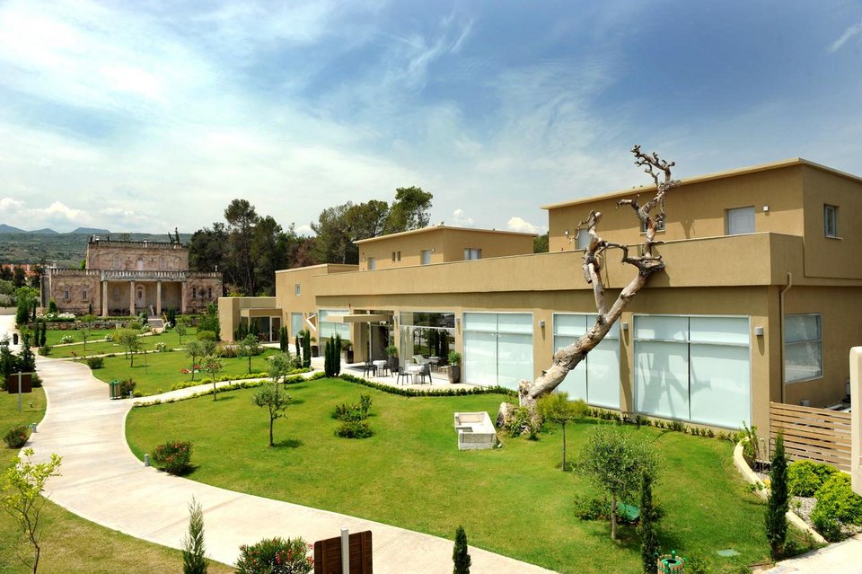 Μια βίλα του Αγγελου Σικελιανού έγινε χλιδάτο ξενοδοχείο στη Συκιά Κορινθίας [εικόνες] | iefimerida.gr 5