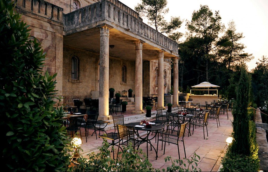 Μια βίλα του Αγγελου Σικελιανού έγινε χλιδάτο ξενοδοχείο στη Συκιά Κορινθίας [εικόνες] | iefimerida.gr 2