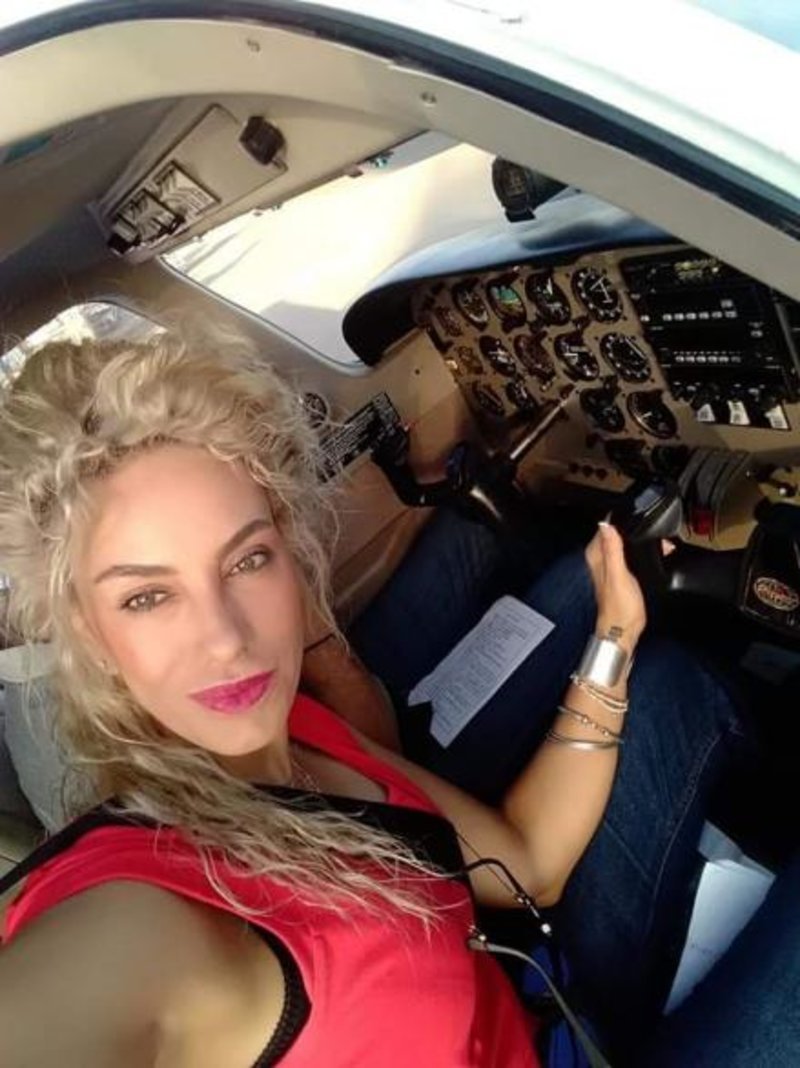 Η πρώτη φορά που μπήκε σε αεροσκάφος, ήταν σε ένα Piper και μετά την πρώτη της πτήση, η ίδια ένιωσε ανακούφιση, αλλά και ευτυχία.