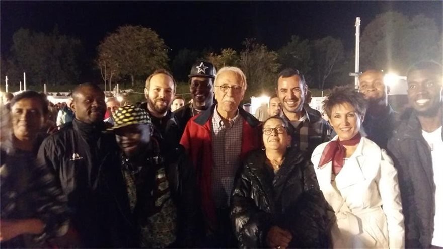 Τσίπρας και Περιστέρα έβαλαν τα τζιν τους και πήγαν στο Φεστιβάλ Σπούτνικ [εικόνες] | iefimerida.gr 21