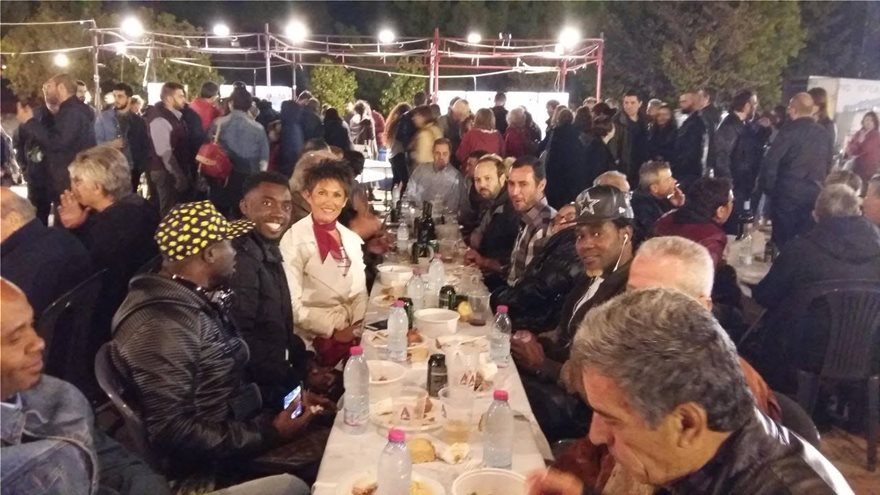 Τσίπρας και Περιστέρα έβαλαν τα τζιν τους και πήγαν στο Φεστιβάλ Σπούτνικ [εικόνες] | iefimerida.gr 22