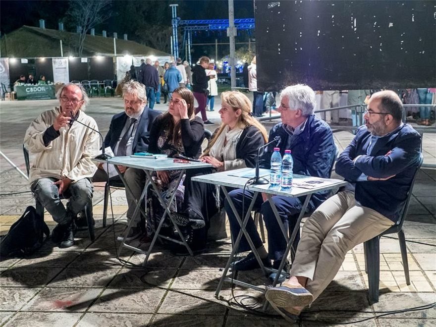 Τσίπρας και Περιστέρα έβαλαν τα τζιν τους και πήγαν στο Φεστιβάλ Σπούτνικ [εικόνες] | iefimerida.gr 23