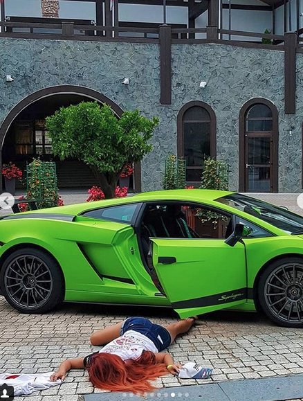 Οταν οι ντίβες σωριάζονται στα πατώματα -H νέα τρέλα του Instagram που λατρεύουν οι πλούσιες [εικόνες] | iefimerida.gr 7