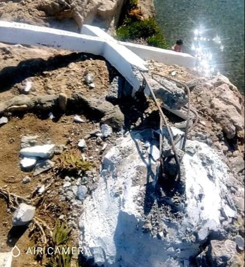 Πολίτες έχουν κινητοποιηθεί για να τον στήσουν και πάλι