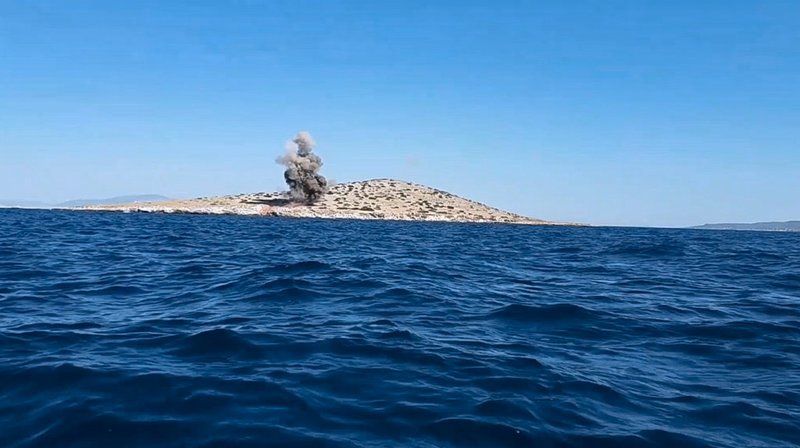 Εντυπωσιακό στιγμιότυπο από ελεγχόμενη έκρηξη