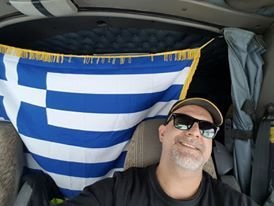 «Αυτό που δεν μ΄αρέσει στην δουλειά μου είναι η μοναξιά. Οι ιθύνοντες στα ορυχεία διαμαντιού και χρυσού που δουλεύω δεν μας επιτρέπουν να έχουμε κανέναν για συνοδηγό μας, ούτε καν σκύλο ή γάτα, γιατί αλλιώς θα πρέπει να πληρώσουν διπλή ασφάλιση.