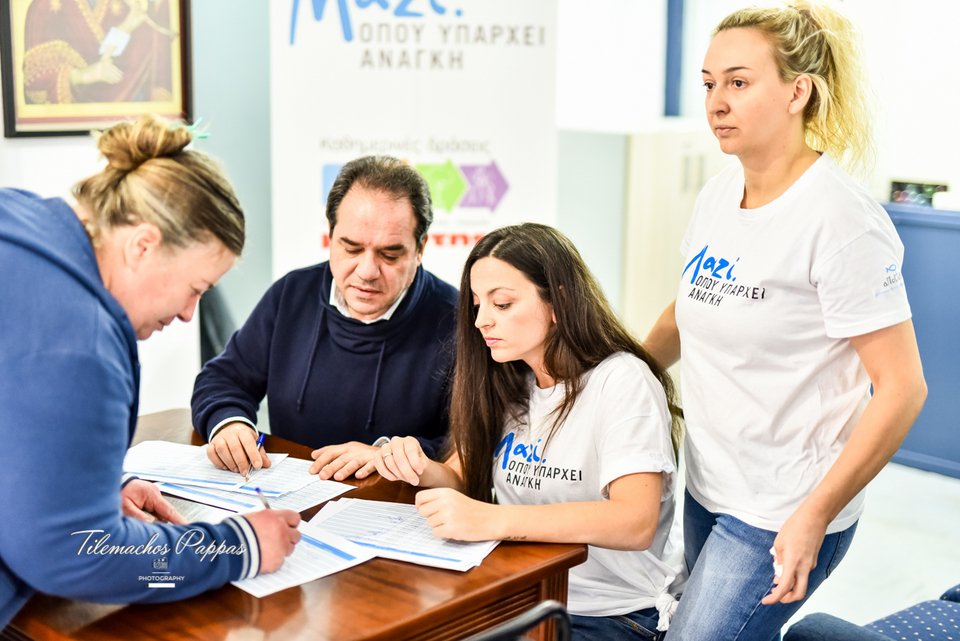 Η «Αποστολή» και ο Μασούτης γεμίζουν το τραπέζι δεκάδων άπορων οικογενειών [εικόνες] | iefimerida.gr 0