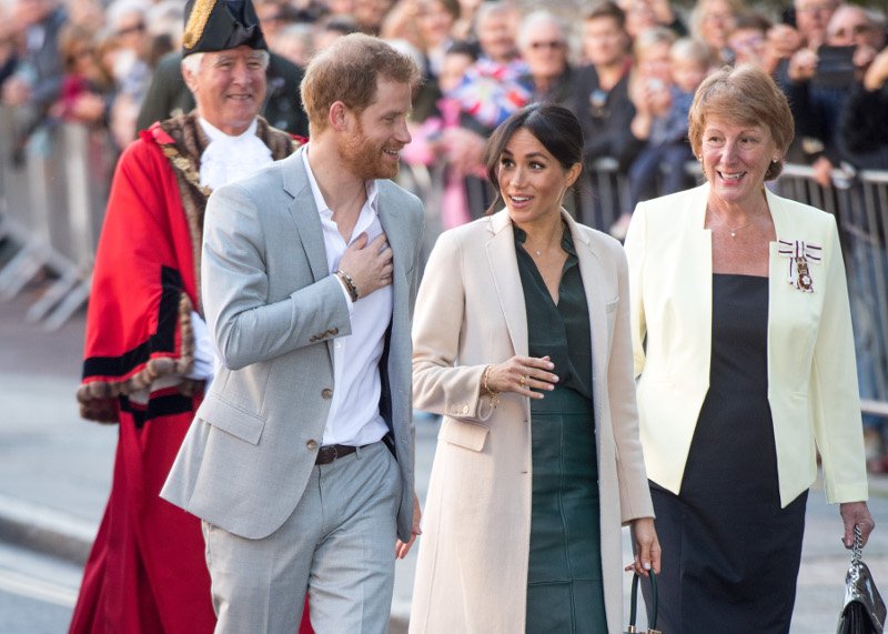 Η Μέγκαν Μαρκλ πρωινιάτικα με δερμάτινα: Ξέχασε τον τίτλο της, ντύθηκε σαν σταρ του Suits [εικόνες] | iefimerida.gr 1