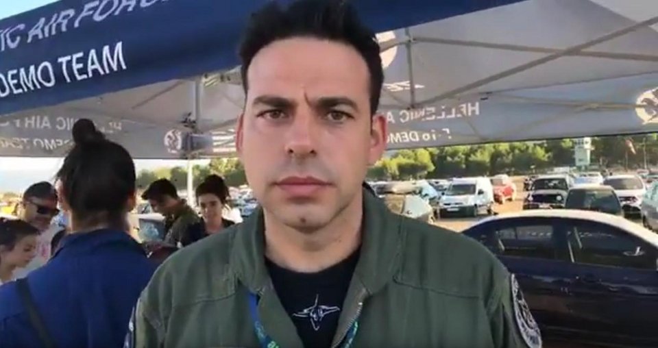 Ο επισμηναγός Γιώργος Παπαδάκης (Φωτογραφία: YouTube)
