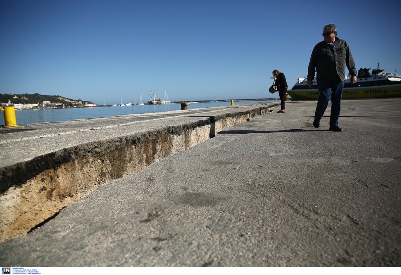 Η γη «κατάπιε» την προβλήτα στο λιμάνι Ζακύνθου -Ζημιές και κατολισθήσεις [εικόνες & βίντεο] | iefimerida.gr 1