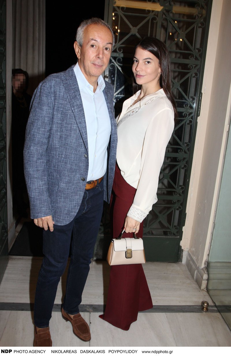 Η απόλυτα fashion εμφάνιση της Δήμητρας Μέρμηγκα -Λίγο μετά τη γέννηση της κόρης της, αγκαζέ με τον Κούστα [εικόνες] | iefimerida.gr 0