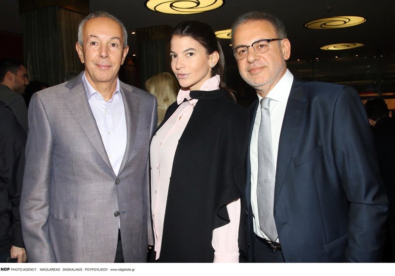 Η απόλυτα fashion εμφάνιση της Δήμητρας Μέρμηγκα -Λίγο μετά τη γέννηση της κόρης της, αγκαζέ με τον Κούστα [εικόνες] | iefimerida.gr 5