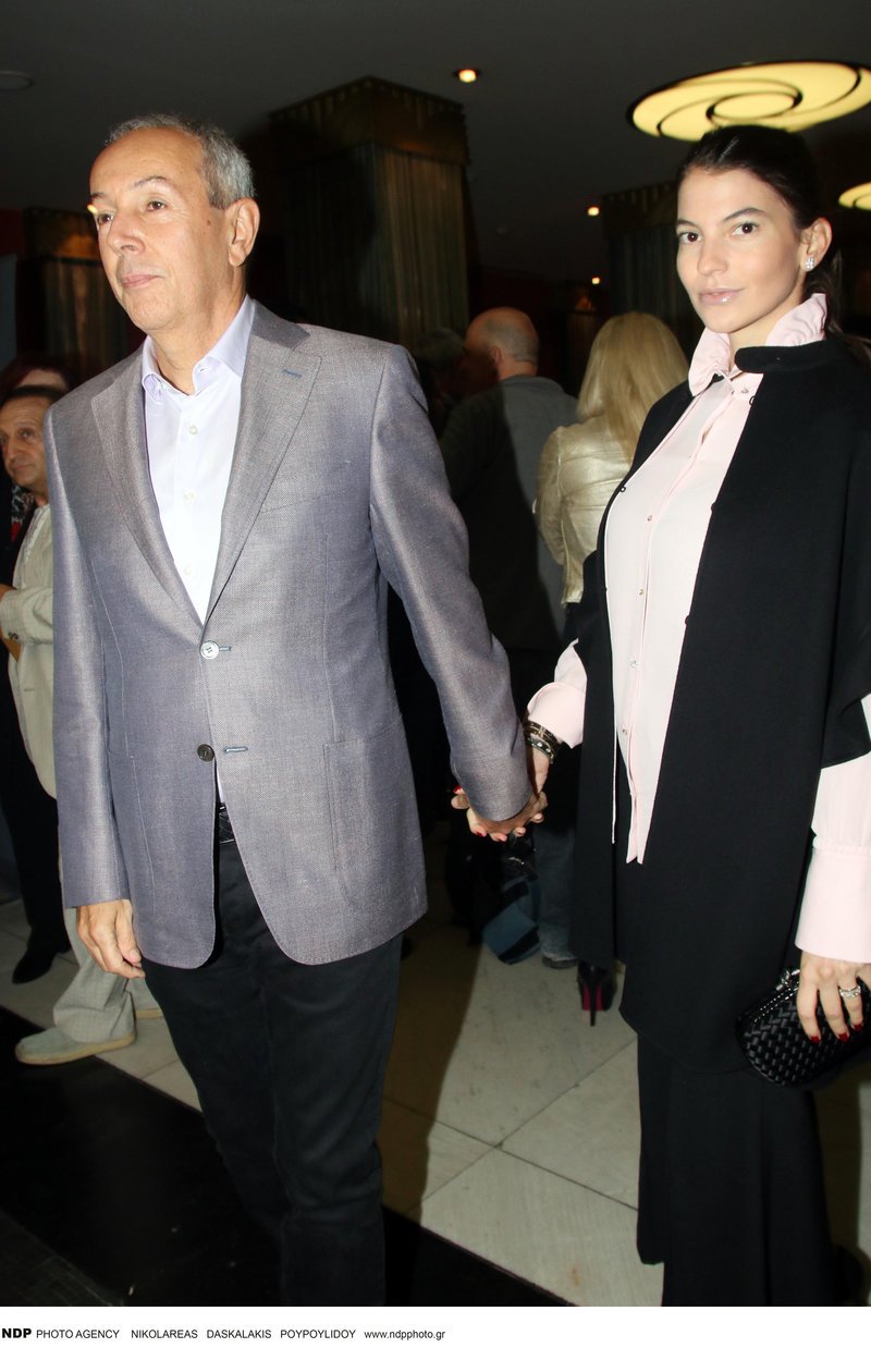 Η απόλυτα fashion εμφάνιση της Δήμητρας Μέρμηγκα -Λίγο μετά τη γέννηση της κόρης της, αγκαζέ με τον Κούστα [εικόνες] | iefimerida.gr 7