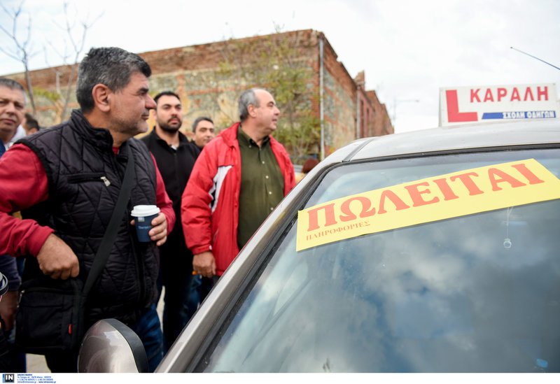 Με σύνθημα «Πωλείται» εκπαιδευτές οδηγοί απέκλεισαν την Περιφέρεια Κεντρικής Μακεδονίας [εικόνες] | iefimerida.gr 4