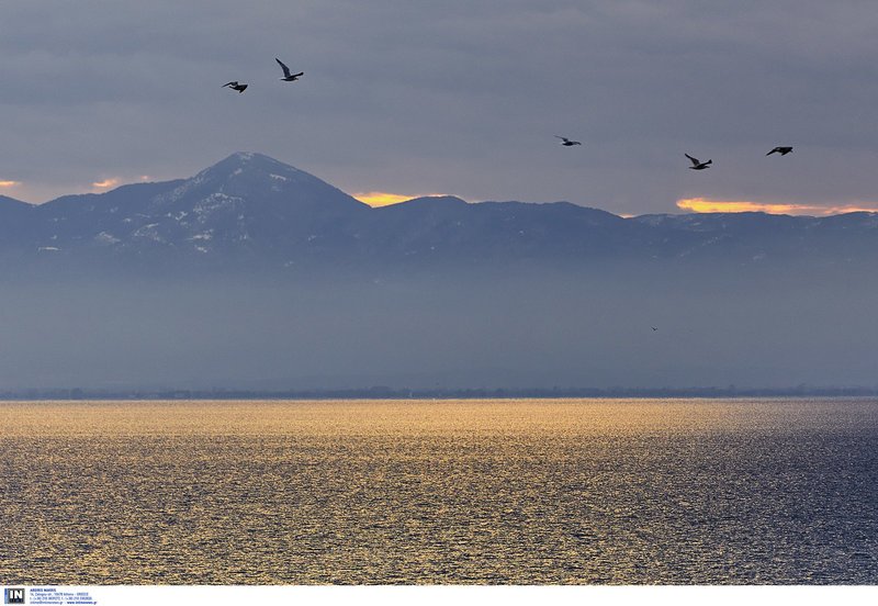 Μοναδικές εικόνες: Ενας απόκοσμος Ολυμπος, χιονισμένος, στη δύση του ηλίου | iefimerida.gr 5