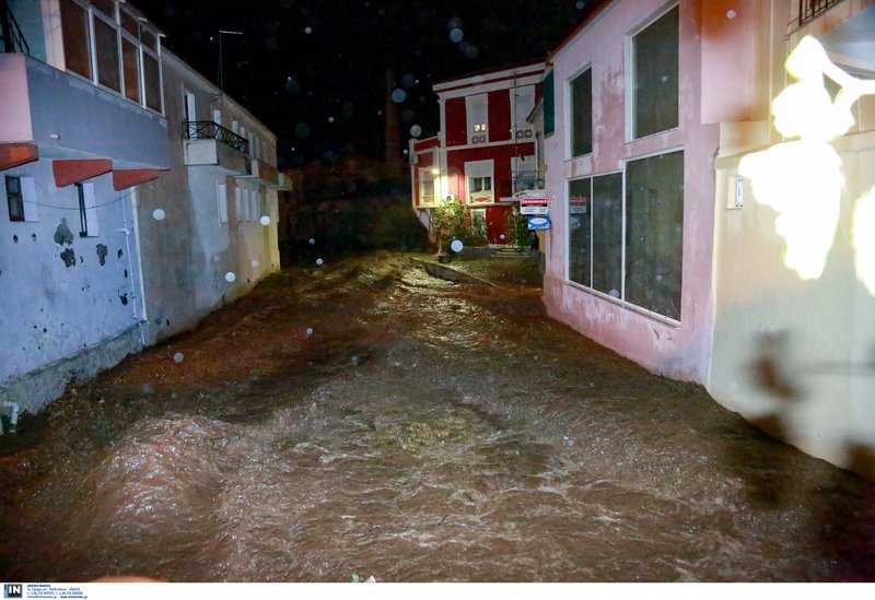 Υπερχείλιση ποταμού στο χωριό Παλαιόκηπος