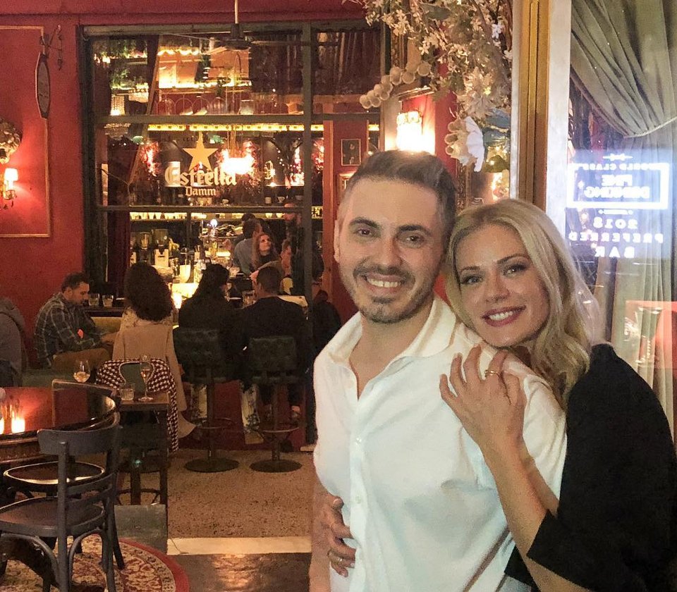 Η Ζέτα Μακρυπούλια με τον Μιχάλη Χατζηγιάννη/ φωτογραφία: instagram