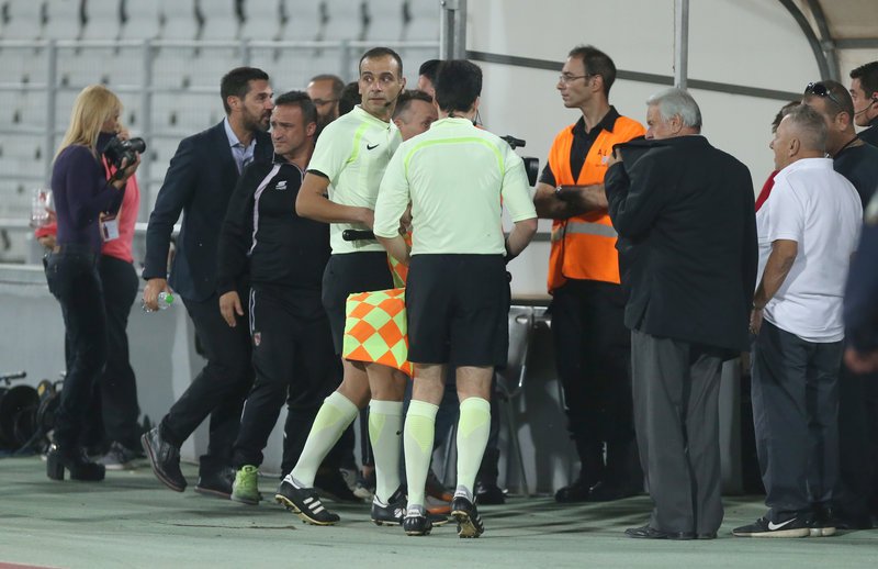 Επεισόδια στην Πάτρα: Οπαδοί του Ολυμπιακού με την Αστυνομία [εικόνες & βίντεο] | iefimerida.gr 6