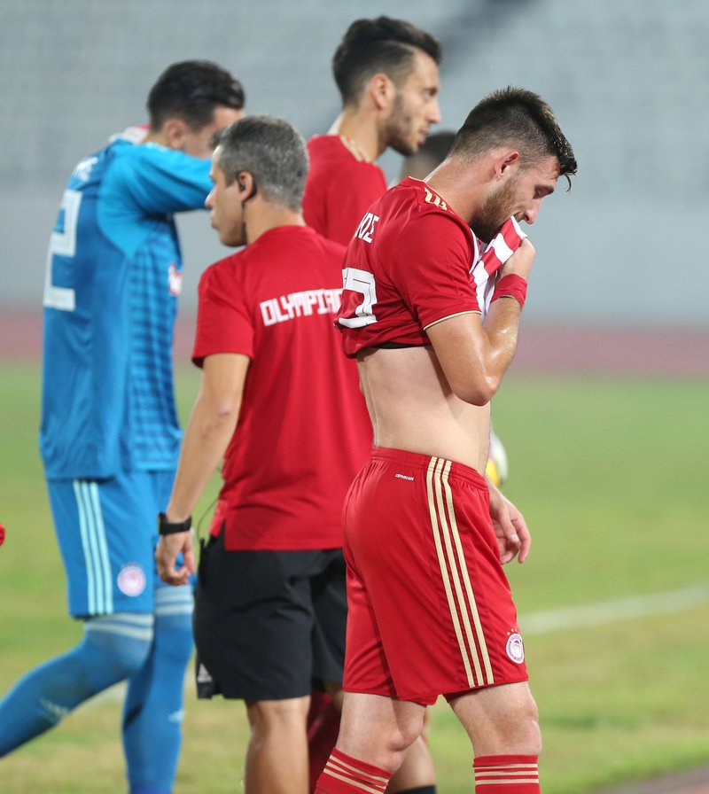 Επεισόδια στην Πάτρα: Οπαδοί του Ολυμπιακού με την Αστυνομία [εικόνες & βίντεο] | iefimerida.gr 7