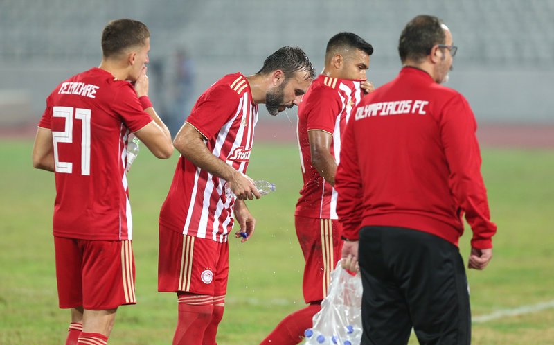 Επεισόδια στην Πάτρα: Οπαδοί του Ολυμπιακού με την Αστυνομία [εικόνες & βίντεο] | iefimerida.gr 8