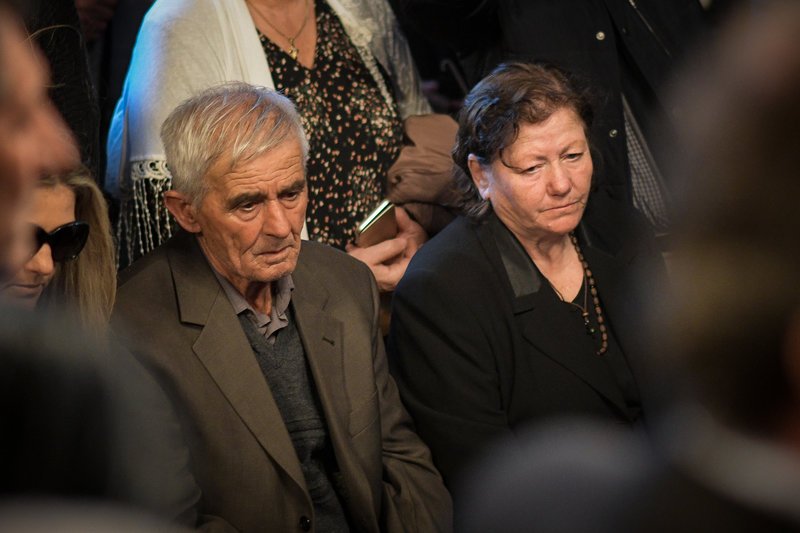 Βουβός πόνος για τους γονείς του Κ. Κατσίφα -Φωτογραφία: EUROKINISSI/ΛΕΩΝΙΔΑΣ ΜΠΑΚΟΛΑΣ