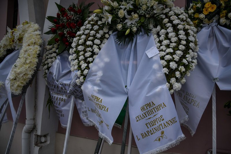 Το τελευταίο «αντίο» στον Ανδρέα Μπόμη [εικόνες] | iefimerida.gr 9