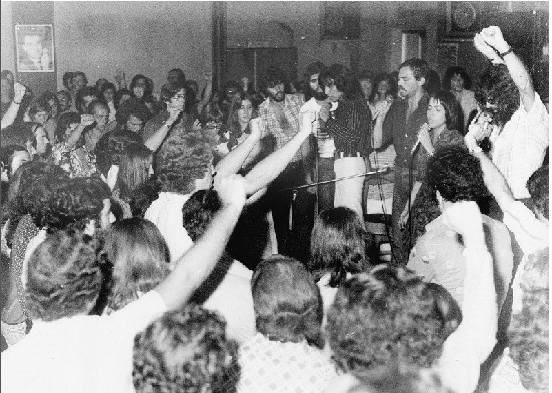 Μια βραδιά στο Αντάρτικο Λημέρι του Πάνου Τζαβέλα.
