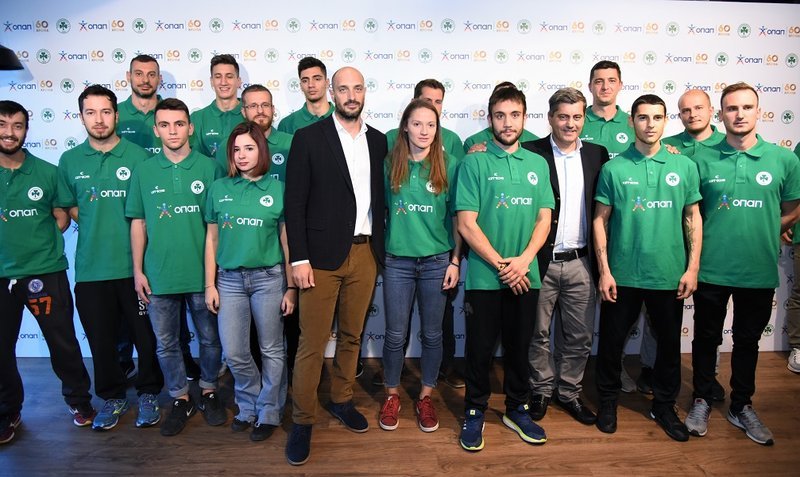 Πάνος Μπόλλας - Brand, Marketing Communications & Sponsorship Team Director ΟΠΑΠ, Οδυσσέας Χριστοφόρου – Επικεφαλής Εταιρικών και Ρυθμιστικών Υποθέσεων ΟΠΑΠ και αθλητές του Παναθηναϊκού Α.Ο.
