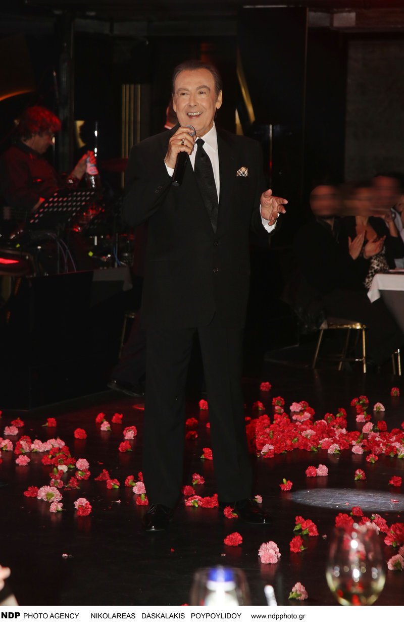 Τόλης Βοσκόπουλος: Οι έρωτες και η καριέρα του τραγουδιστή που από παιδί είχε έναν καημό, το θέατρο! [εικόνες] | iefimerida.gr 13