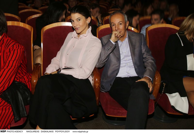 Η απόλυτα fashion εμφάνιση της Δήμητρας Μέρμηγκα -Λίγο μετά τη γέννηση της κόρης της, αγκαζέ με τον Κούστα [εικόνες] | iefimerida.gr 4