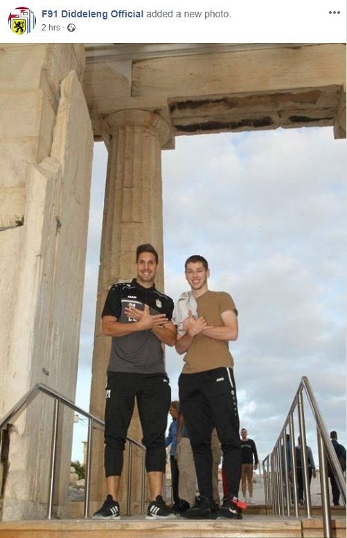 Αλαλούμ με τον «αλβανικό αετό» που σχημάτισαν στην Ακρόπολη παίκτες της Ντουντελάνζ [εικόνα] | iefimerida.gr 0