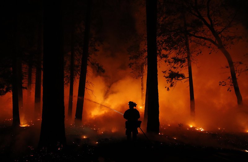 H Woolsey Fire έχει καταστρέψει δασικές εκτάσεις 28.000 εκταρίων μέχρι στιγμής (Φωτογραφία: ΑΡ)