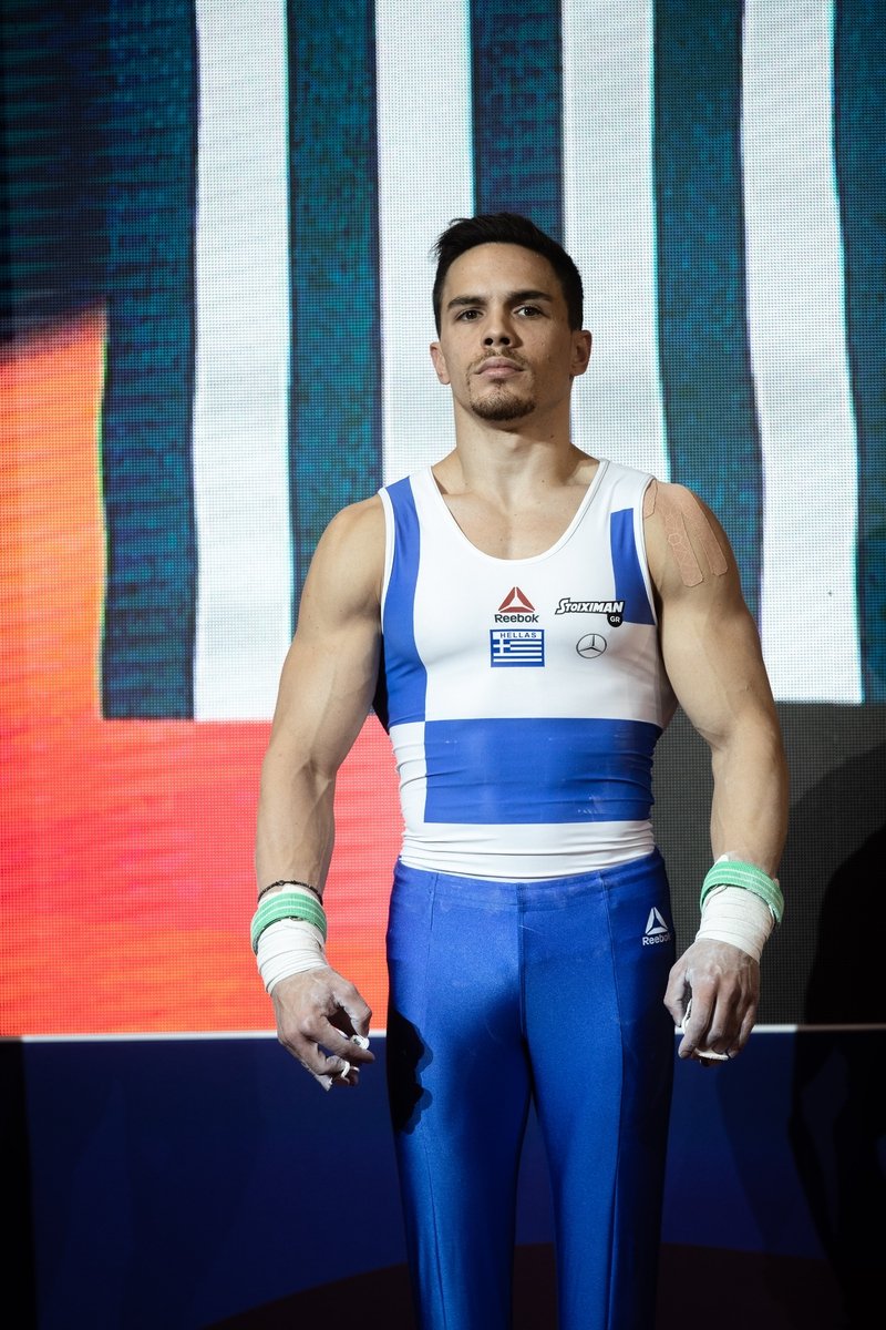 Ο Λευτέρης Πετρούνιας ανεβαίνει στο ταπί -Φωτογραφία: Angelos Zymaras / AZSPORTSIMAGES / SOOC