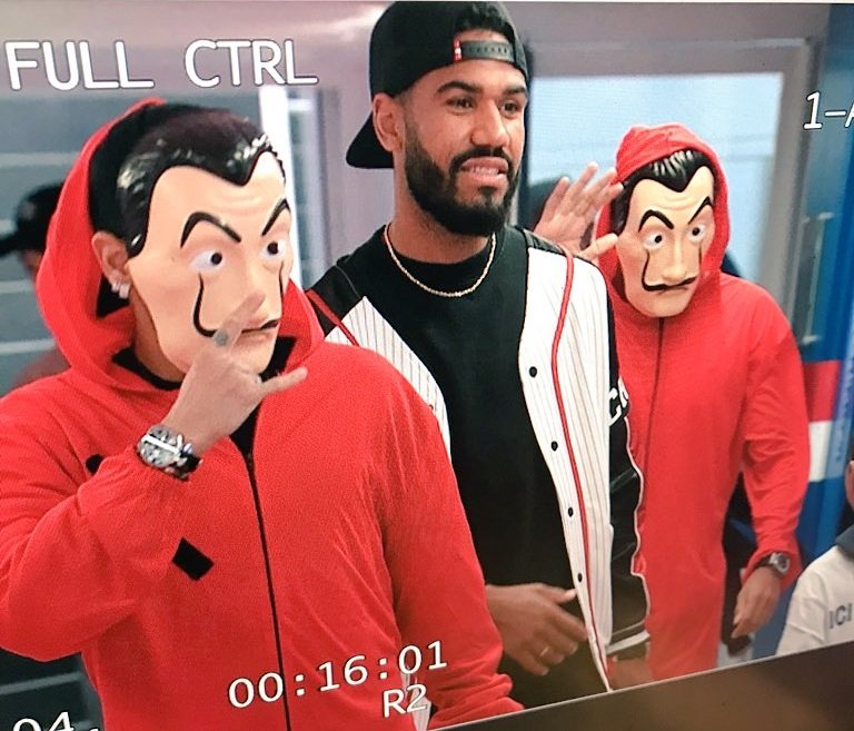 Τρέλα με το «Casa de Papel» -Σούπερ σταρ φόρεσαν τις στολές της σειράς [εικόνες & βίντεο] | iefimerida.gr 1